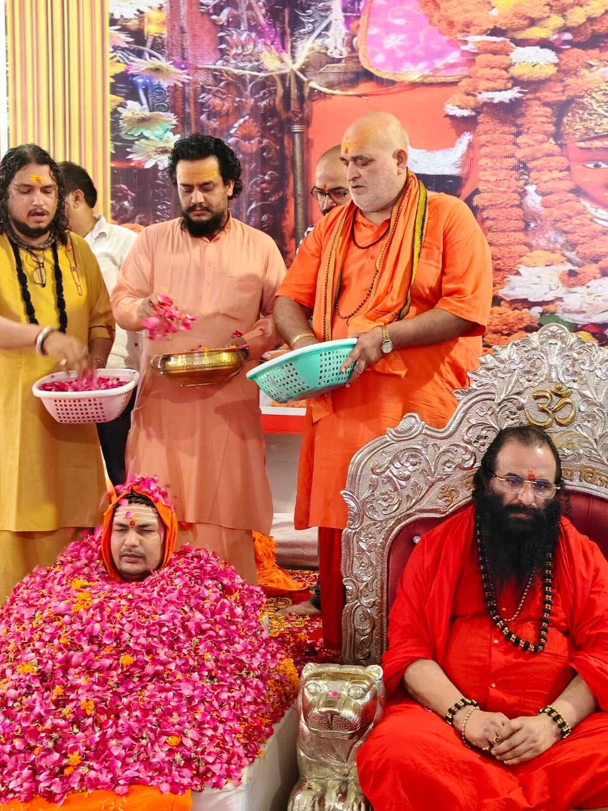 संत परंपरा का पालन कर अखाड़े की उन्नति में योगदान करेंगे-स्वामी वेदमूर्ति