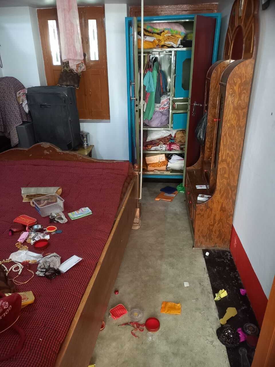 Darbhanga News: पूर्व सैनिक के घर से तीन लाख से अधिक के आभूषण की चाेरी