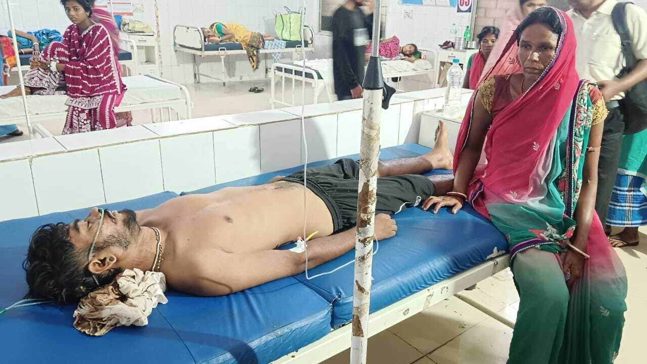 मोटरसाइकिल दुर्घटना में दो घायल