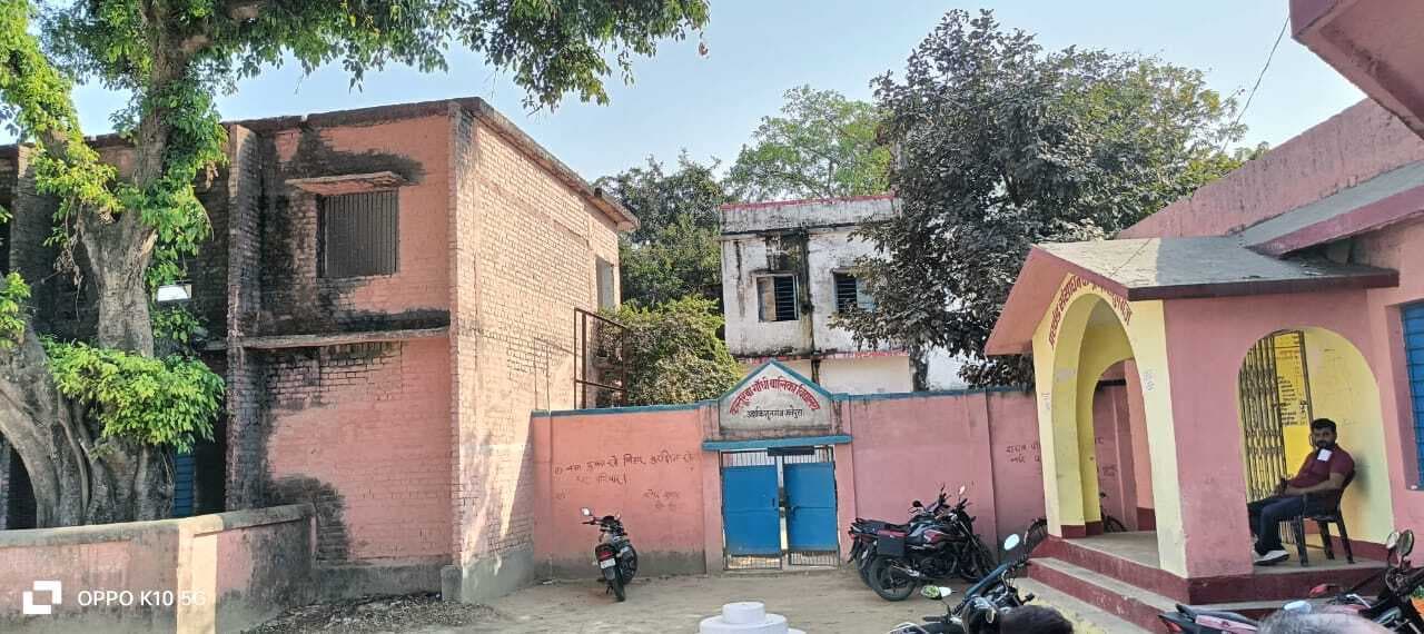 उदाकिशुनगंज के कस्तूरबा विद्यालय के वार्डन से मांगा स्पष्टीकरण