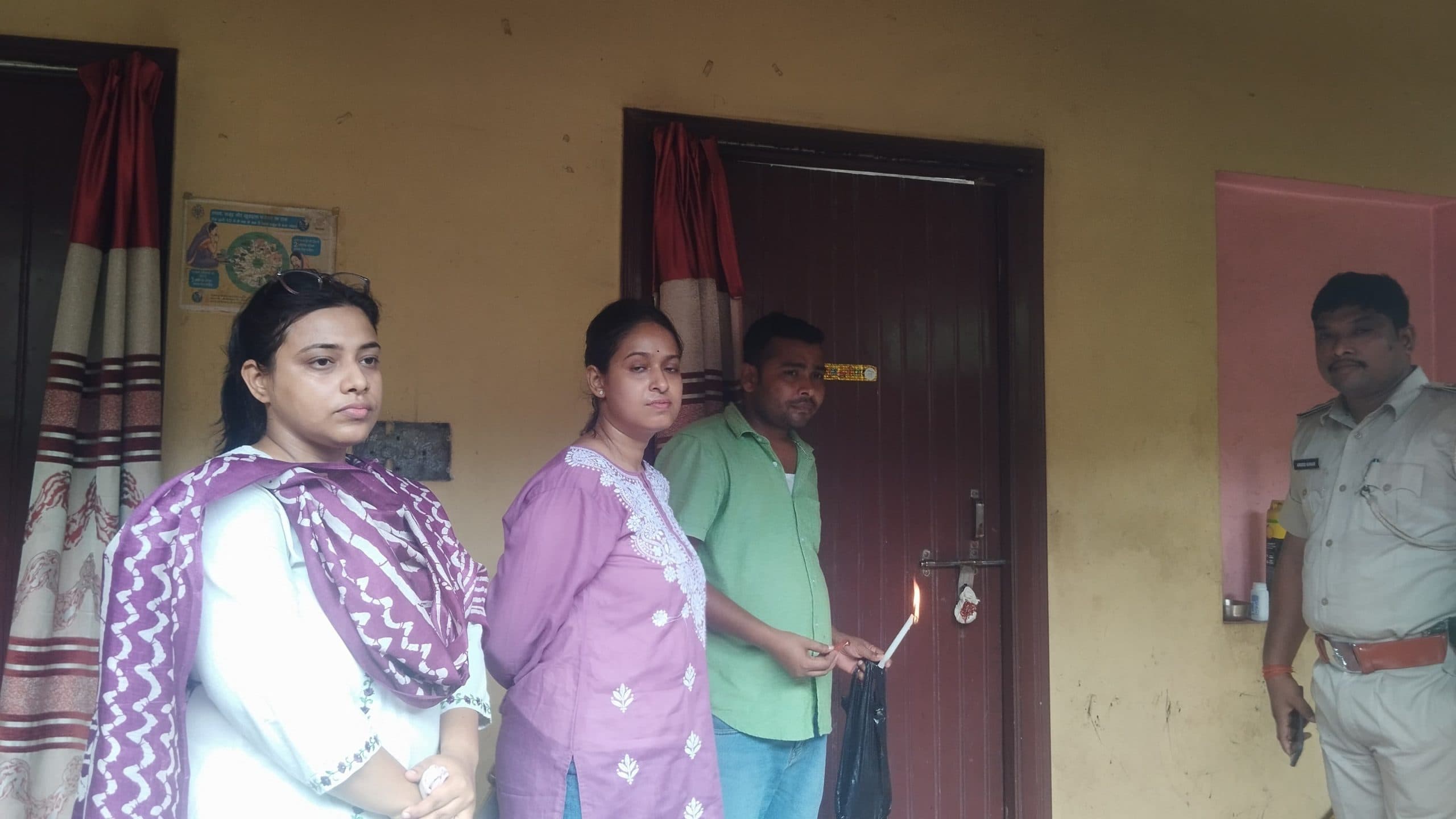 चल-अचल संपत्ति जब्त, चिपकाया नाेटिस