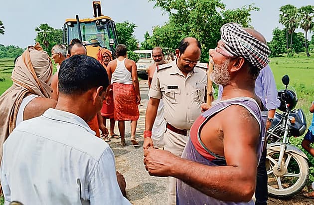 Aurangabad News : वाराणसी कोलकाता एक्सप्रेसवे : भूमि अधिग्रहण पर किसान व अधिकारियों में ठनी