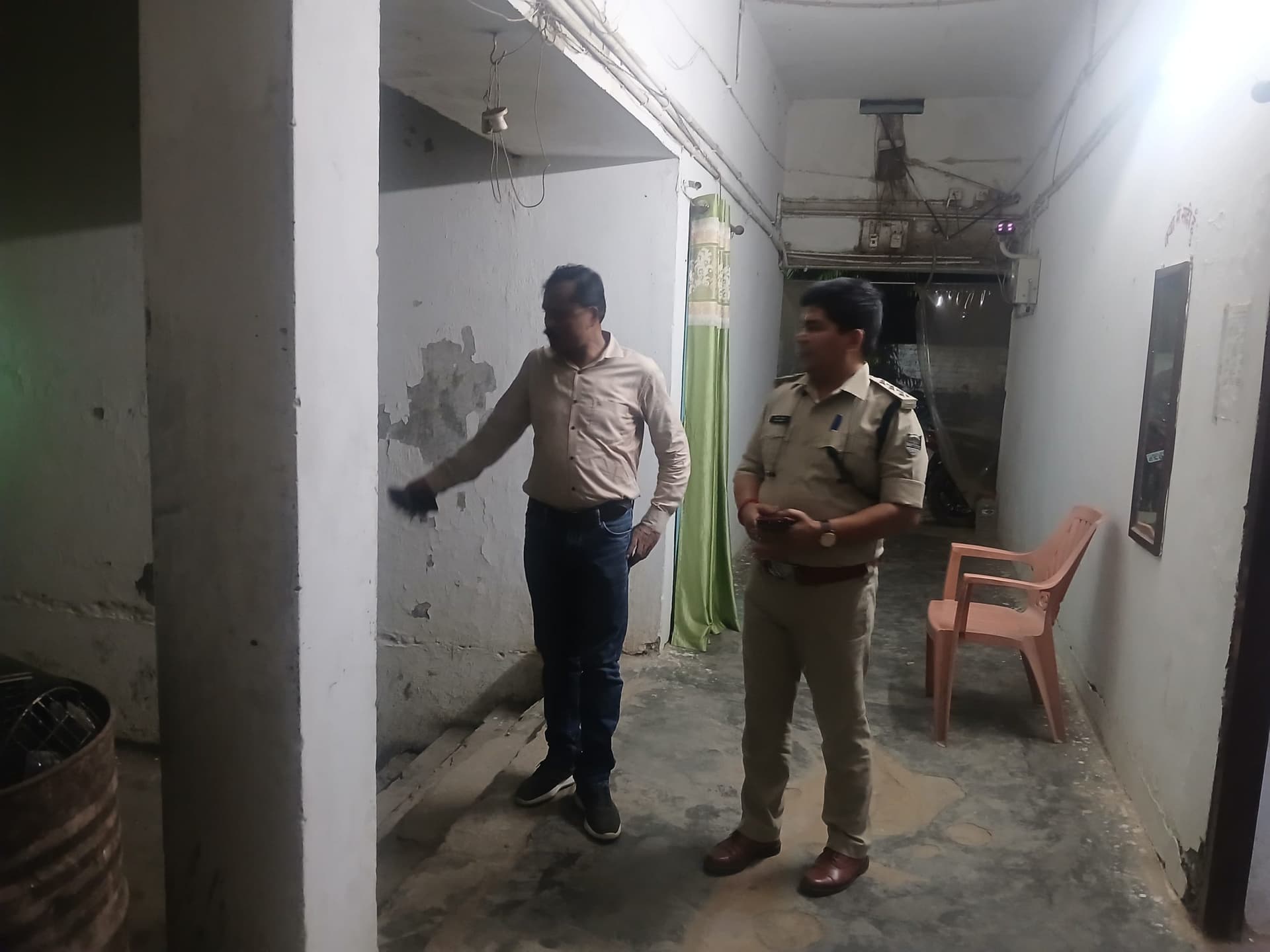 Motihari: डीएसपी ने बंजरिया थाना का किया निरीक्षण