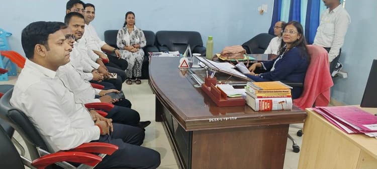 लोक अदालत में अधिक वादों के निबटारे का न्यायिक पदाधिकारियों ने दिया भरोसा