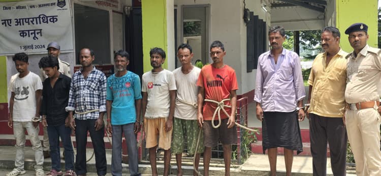 प्रभात इंपैक्ट, खबर छपते हरक़त में पुलिस, थाना से 300 मीटर दूर आठ धराये