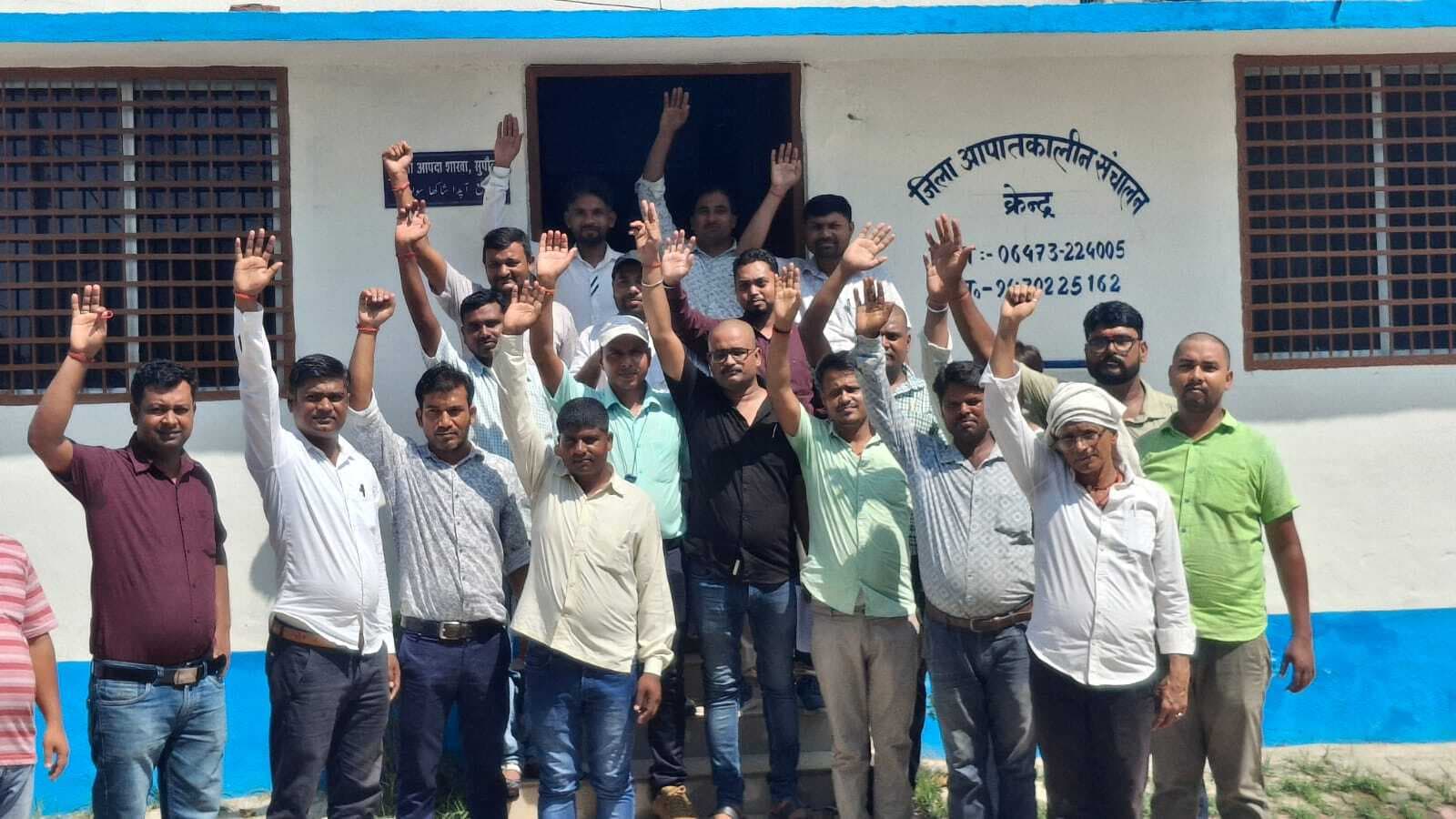 डाटा एंट्री ऑपरेटर व प्रोग्रामर संघ की अनिश्चितकालीन हड़ताल का व्यापक असर