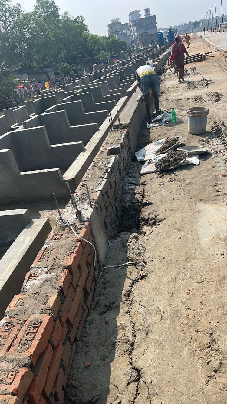 सौंदर्य और सुविधा का संगम बना सिकंदरपुर मन, कपड़े की धुलाई के लिए बना धोबी घाट