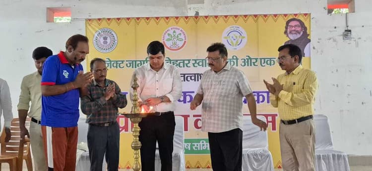 योग भवन में 39 योग प्रशिक्षक को दिया गया प्रशिक्षण