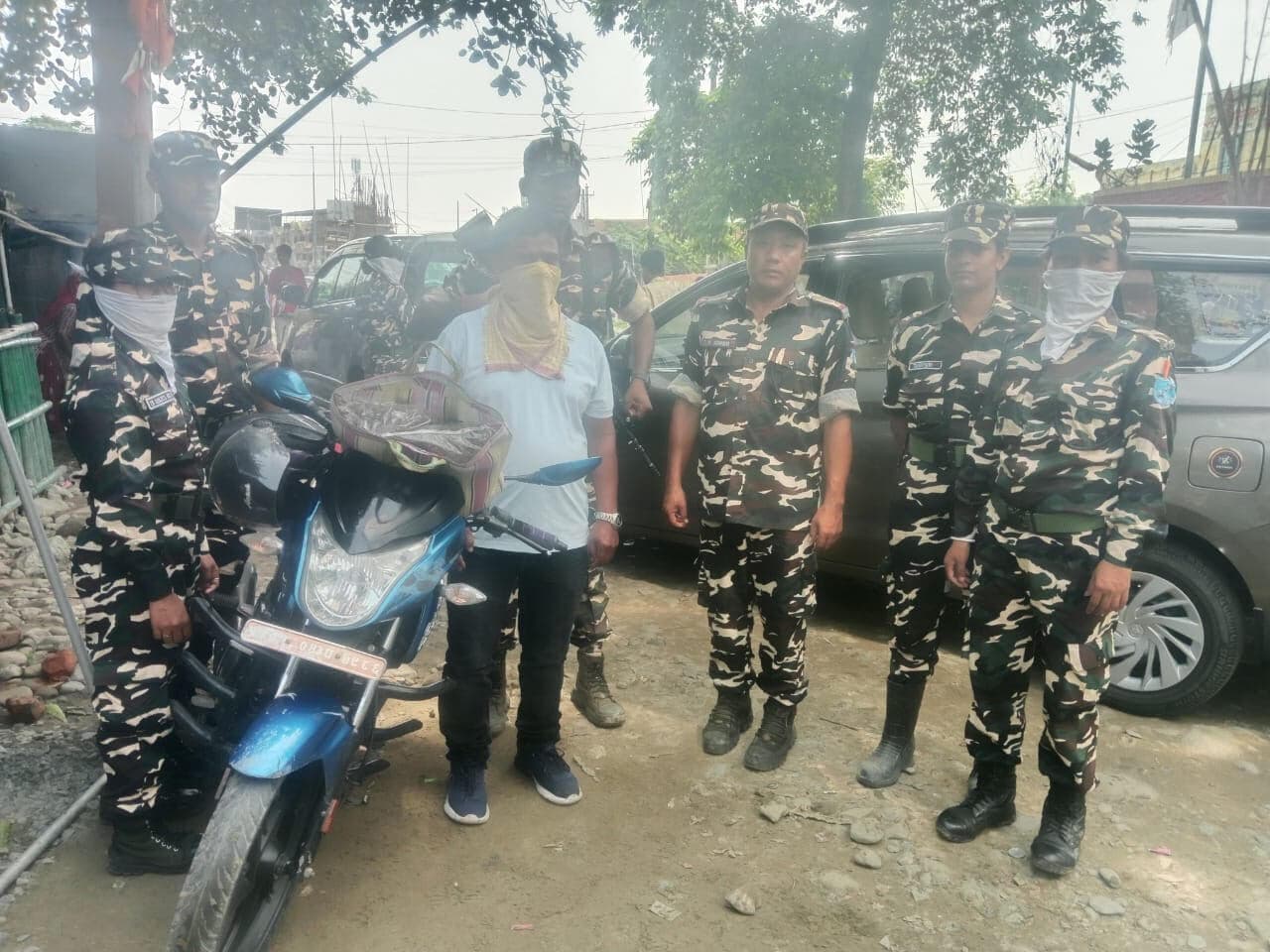 दो किलो गांजा के साथ आरोपित गिरफ्तार