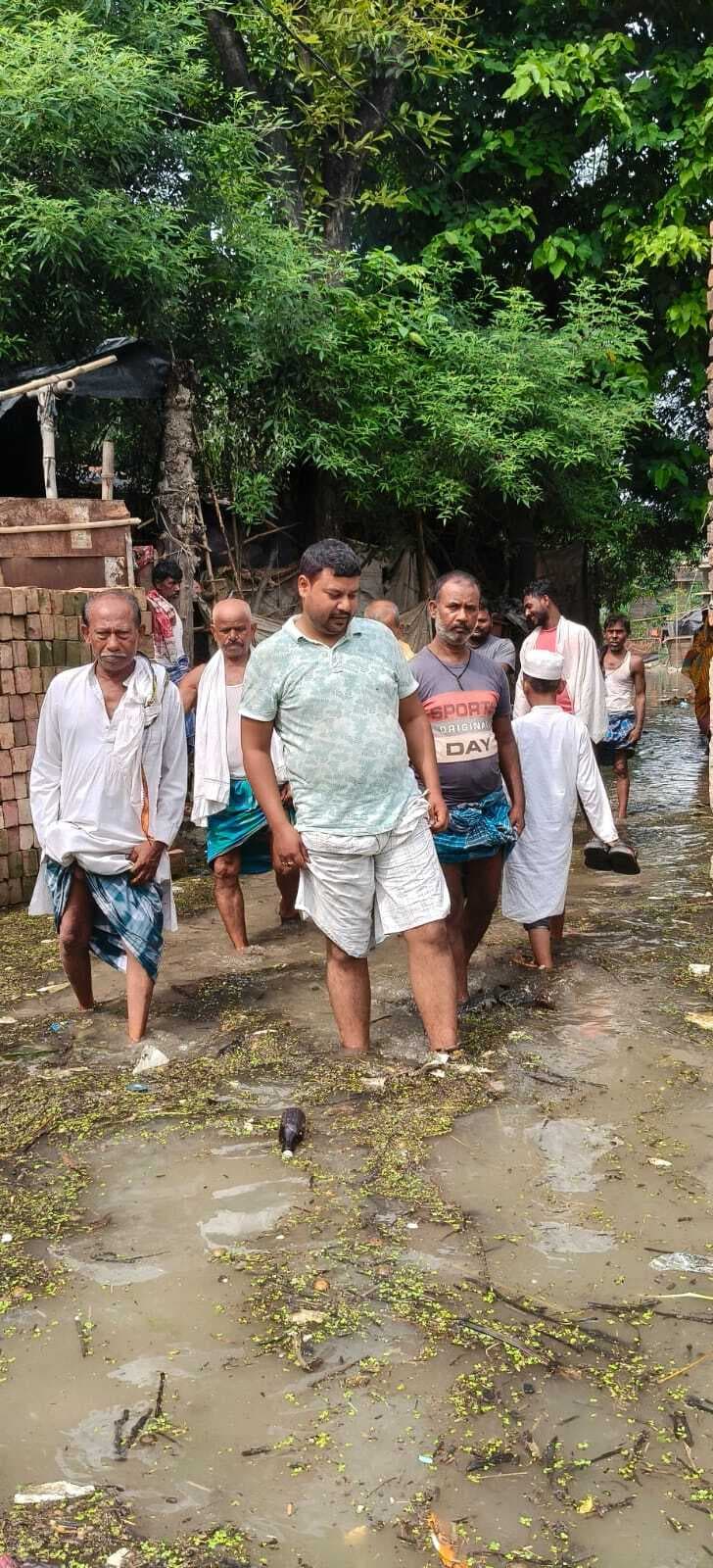बढ़ रहा नदियों का जलस्तर, बाढ़ को लेकर अलर्ट मोड में रहें अधिकारी : डीएम