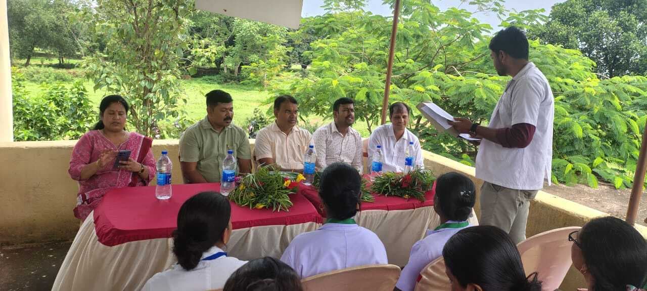 Giridih News :केंद्रीय टीम ने किया आयुष्मान आरोग्य मंदिर का एसेसमेंट