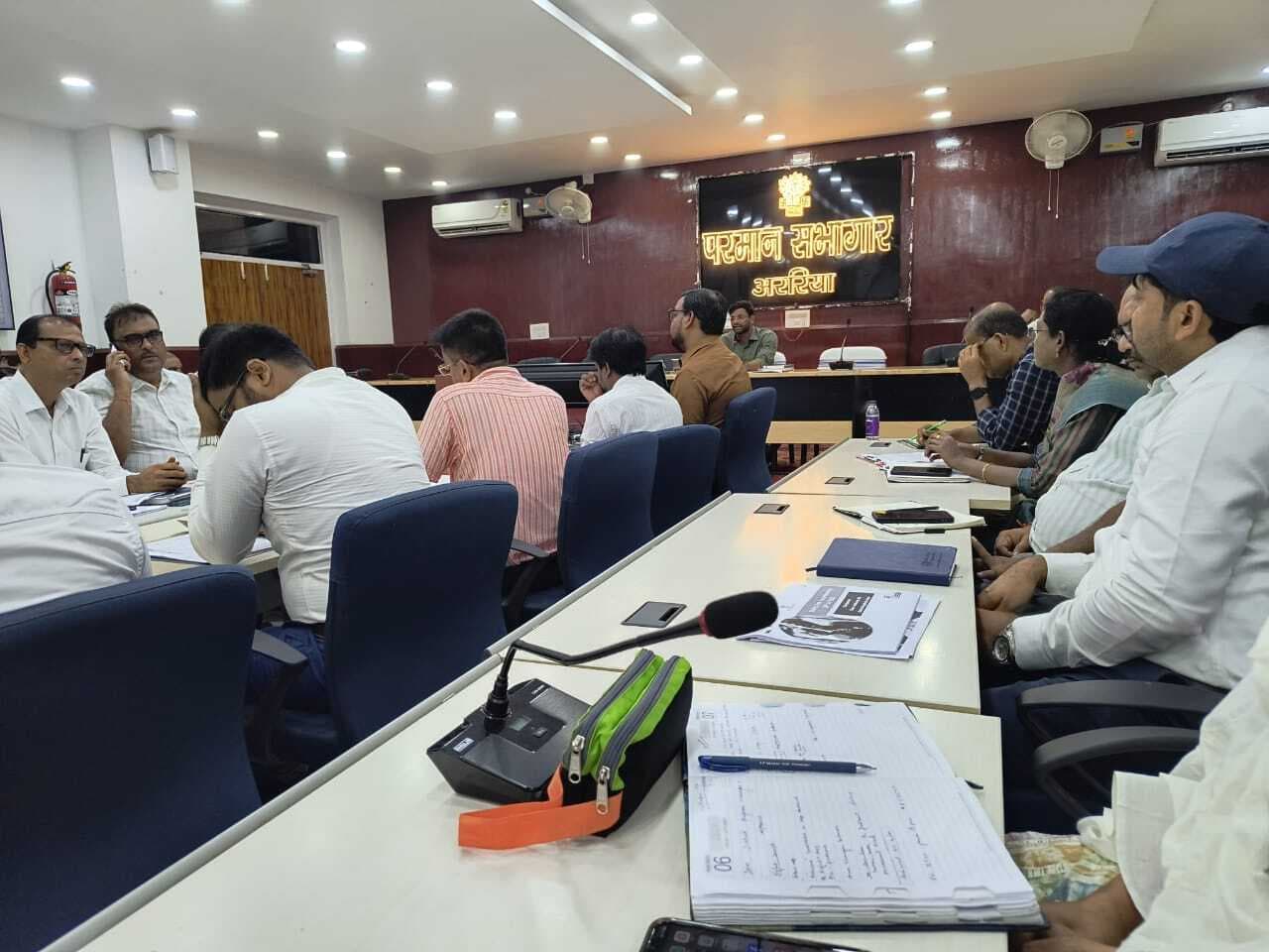 संस्थागत प्रसव में आयी गिरावट को करें दूर, सिजेरियन प्रसव की संख्या बढ़ायें: डीएम