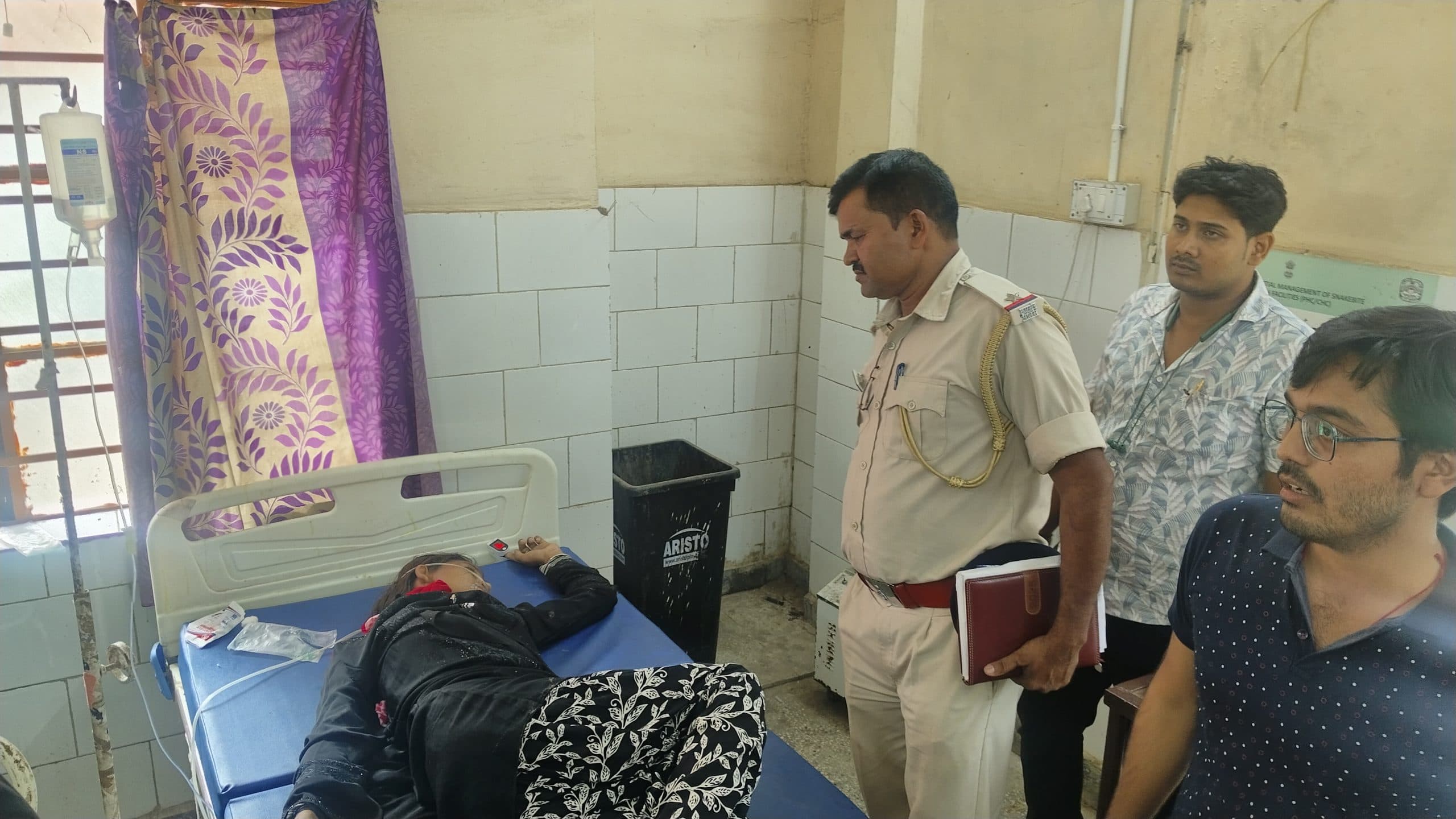 जहरीला पदार्थ खाने से महिला की बिगड़ी तबीयत, रेफर