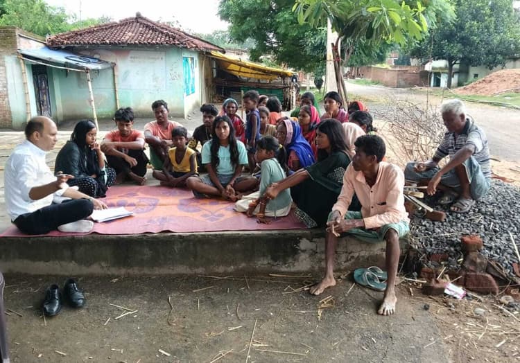 कौशल विकास के तहत किशोरियों काे मिला प्रशिक्षण