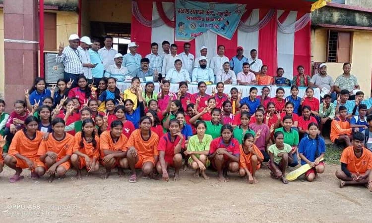 Bokaro News : प्रखंड स्तरीय खेल प्रतियोगिता में विद्यार्थियों ने दिखायी प्रतिभा
