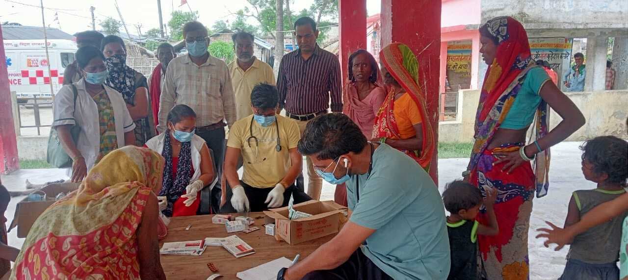 डायरिया की चपेट में आने से दर्जनों बीमार