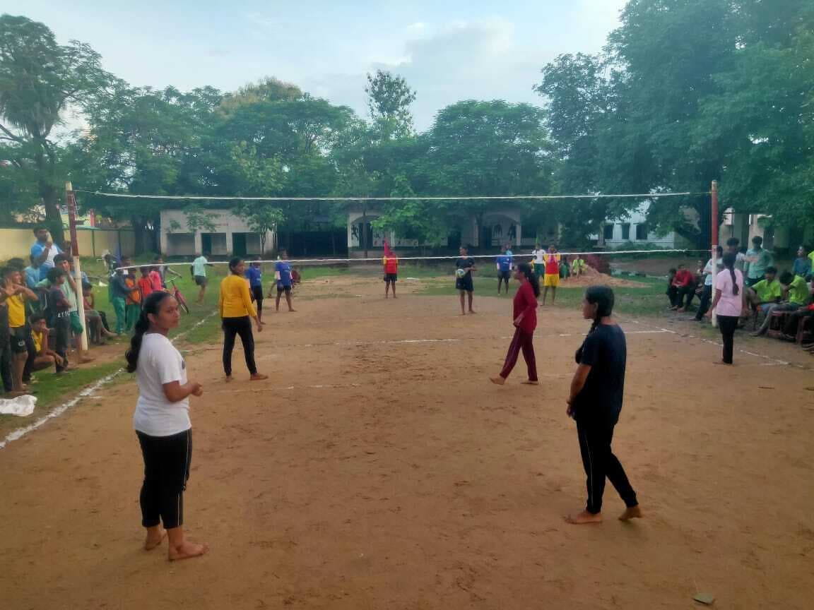 खेलकूद में अव्वल प्रतिभागियों को किया गया पुरस्कृत