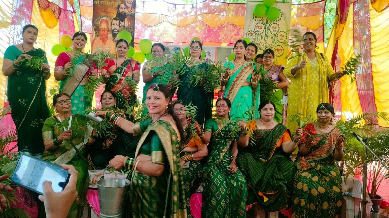 महिलाओं ने पौधरोपण कर दिया पर्यावरण संरक्षण का संदेश