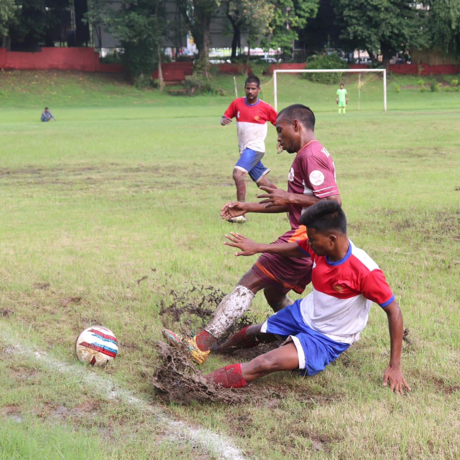 jsa super division league :रोमांचक मैच में मानभूम की टीम ने अरुणा समिति को बराबरी पर रोका
