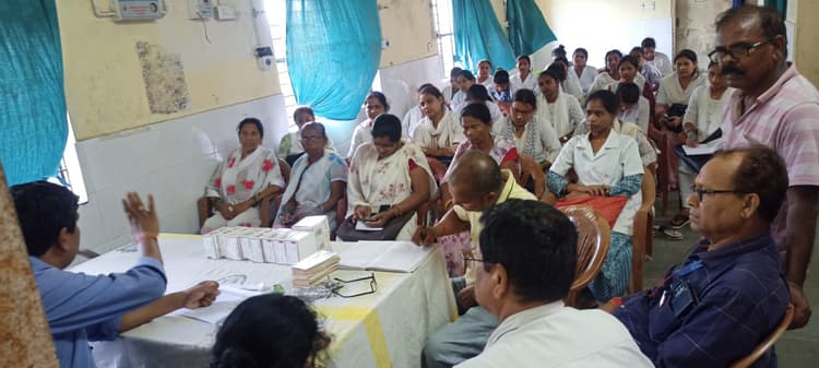 Madhubani News : सीएचसी प्रभारी ने एनसीडी री - स्कैनिंग करने का दिया निर्देश