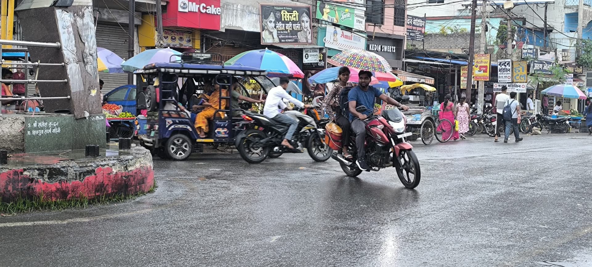 Giridih News :झमाझम बारिश से जनजीवन प्रभावित, गर्मी से मिली राहत