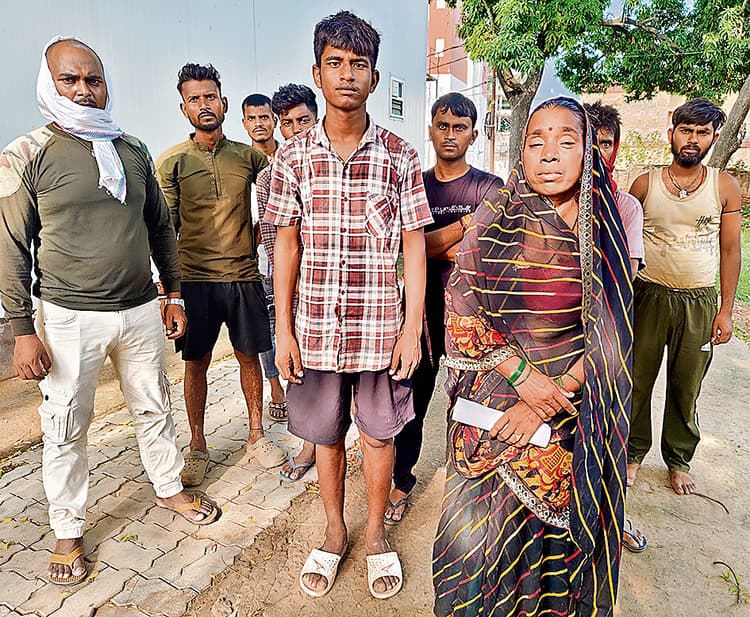 Ara News : संदेश के रेपुरा गांव में सांप के डसने से पिता-पुत्री की मौत