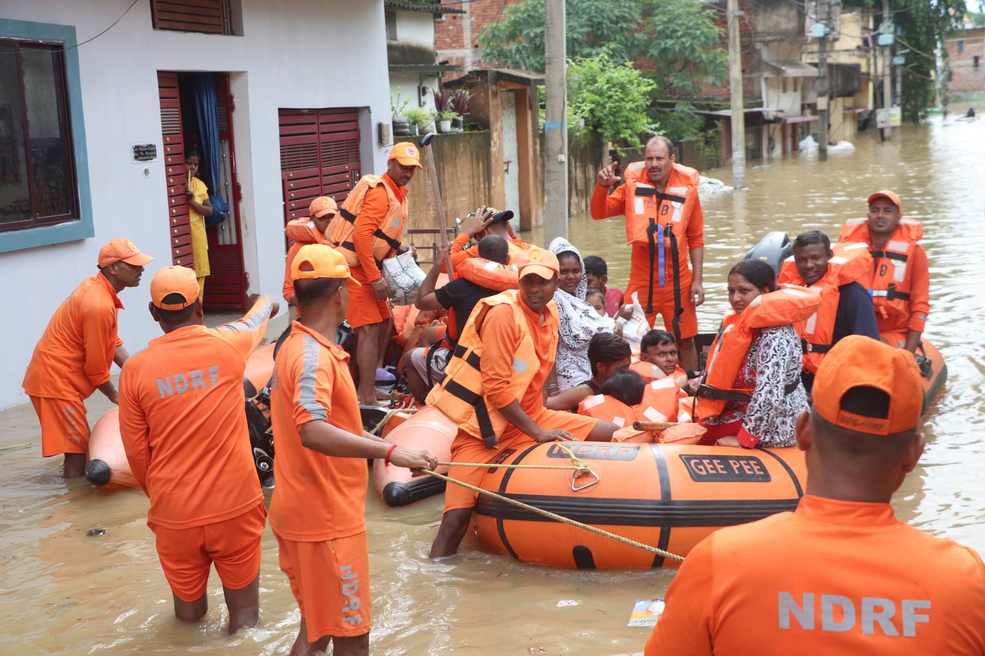 jamshedpur news : जमशेदपुर में बाढ़, 6 हजार से अधिक मकान डूबे, नदी अब तक के सबसे ऊंचे स्तर पर