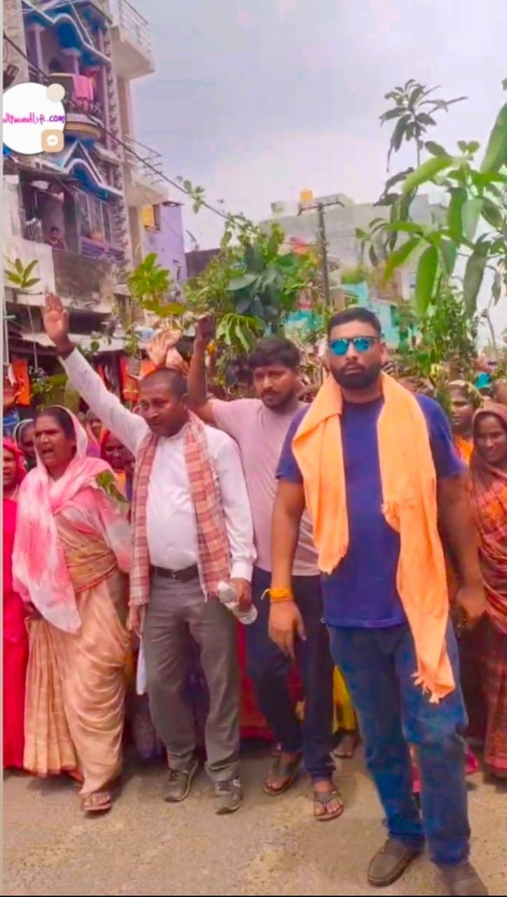 हवा को शुद्ध व तापमान को कम करते हैं पेड़