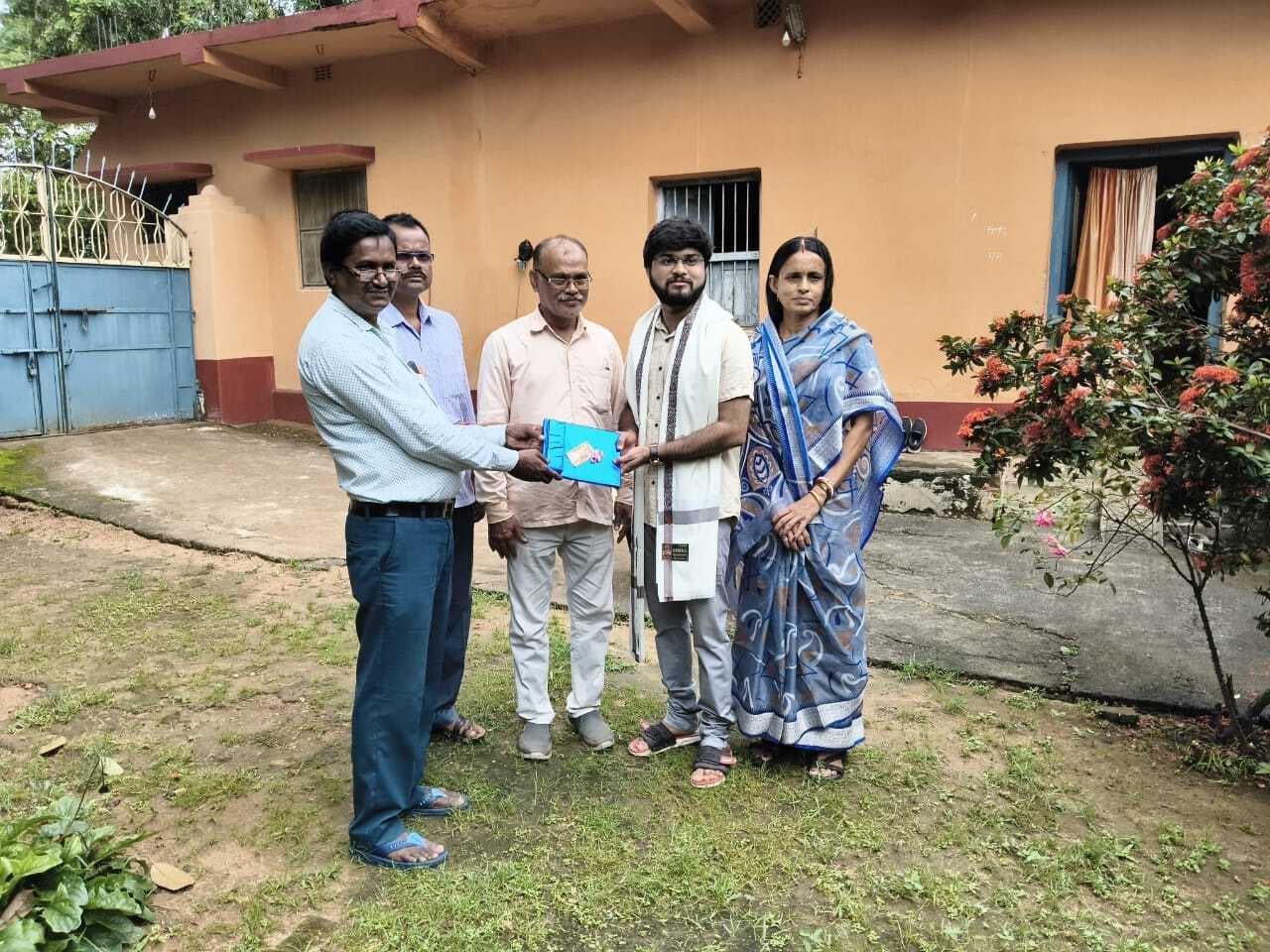 तन्मय की सफलता युवाओं के लिए प्रेरणा स्रोत : भजहरि