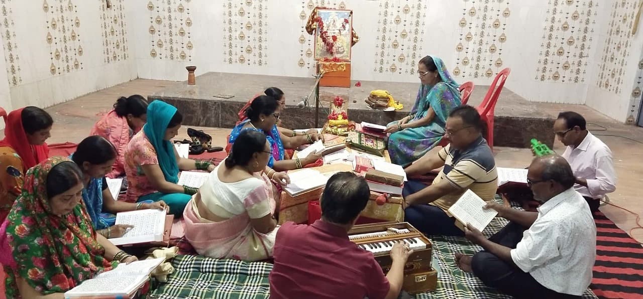 श्रावण मास में प्रतिदिन हो रहा रामचरितमानस का पाठ, जुट रहे श्रद्धालु