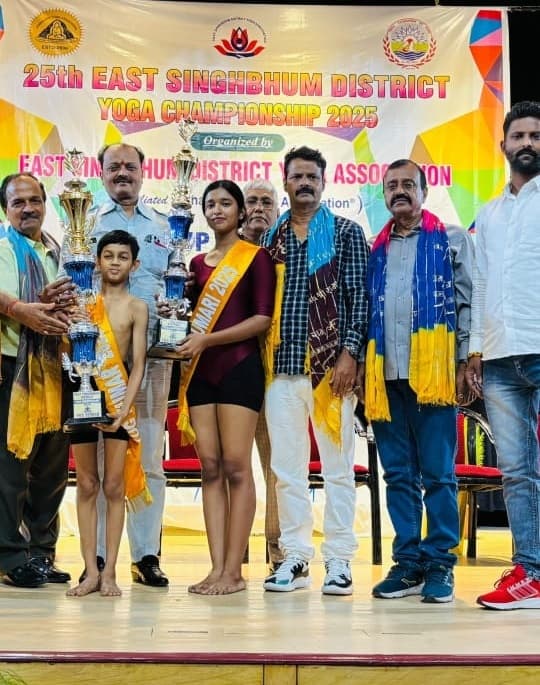 east singhbhum yoga championship : दिपांशु योग कुमार व अनन्या बनी योग कुमारी