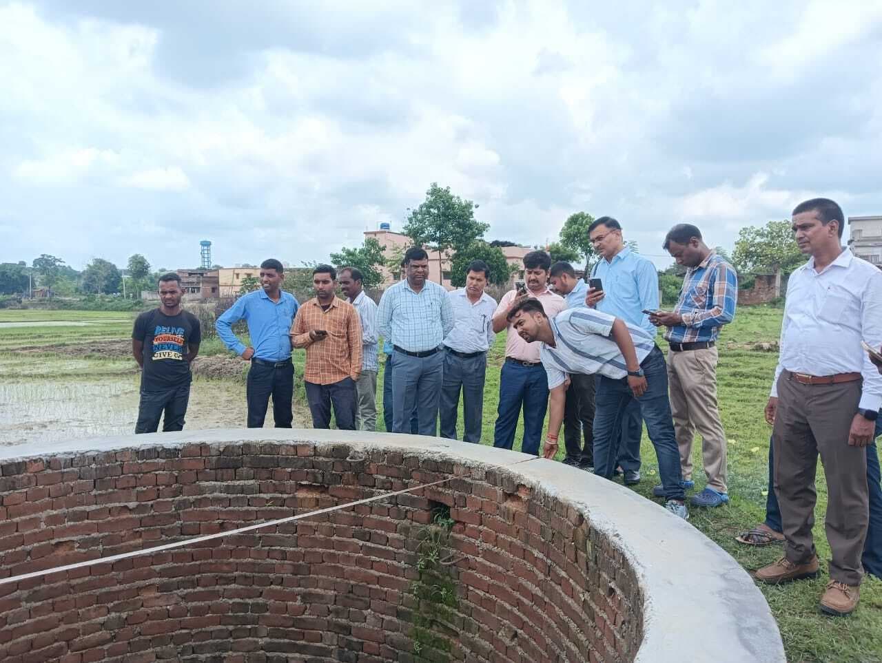 Giridih News: केंद्रीय टीम ने की मनरेगा व पीएम आवास की जांच