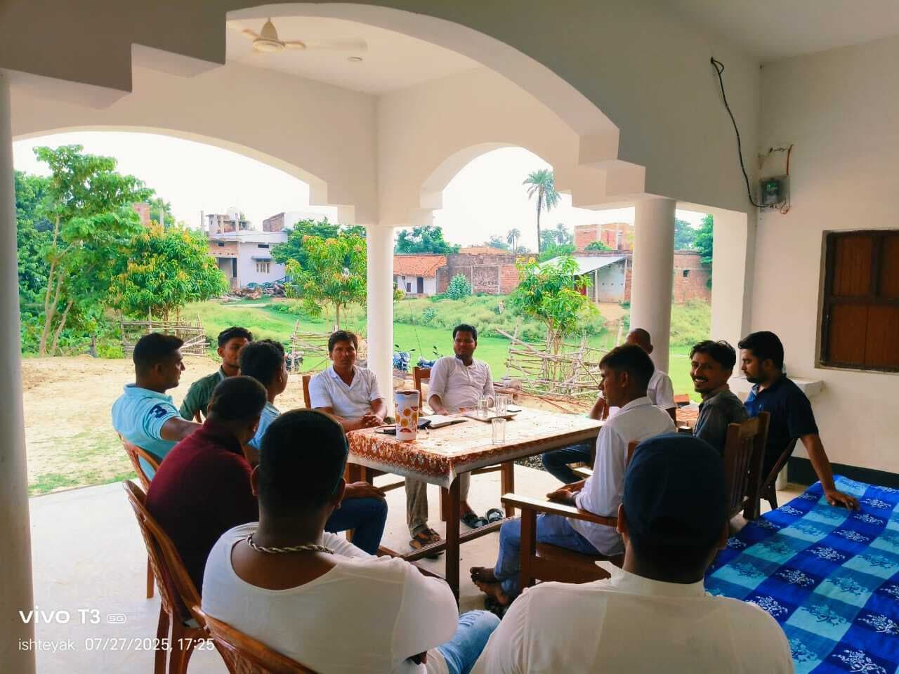 Madhubani : संघर्षशील युवाओं ने प्रखंड क्षेत्र में उत्पन्न समस्या पर किया विचार विमर्श