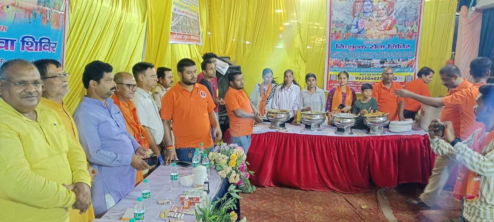 Madhubani : मां अन्नपूर्णा सेवा समिति ने चार हजार कांवरियों को खिलाया खाना