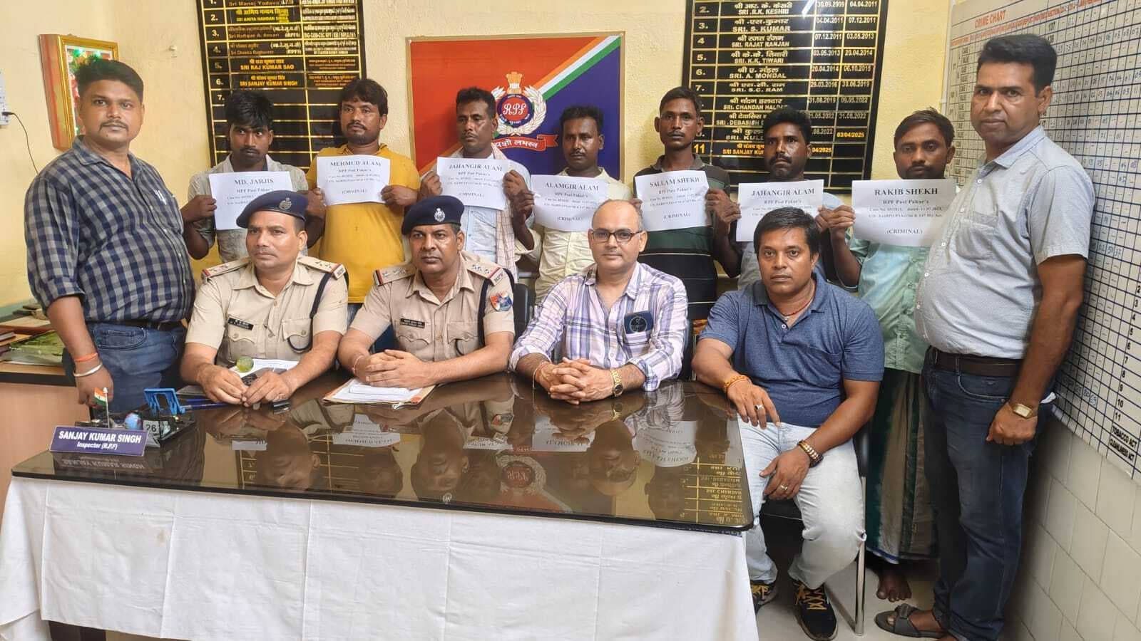 रेल इंजन से डीजल चोरी मामले में 12 आरोपित गिरफ्तार