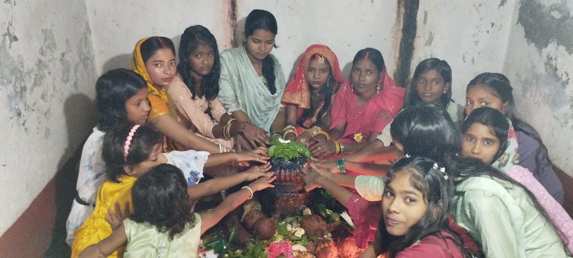रोह के मंदिरों में श्रद्धालुओ ने किया जलाभिषेक और रुद्राभिषेक