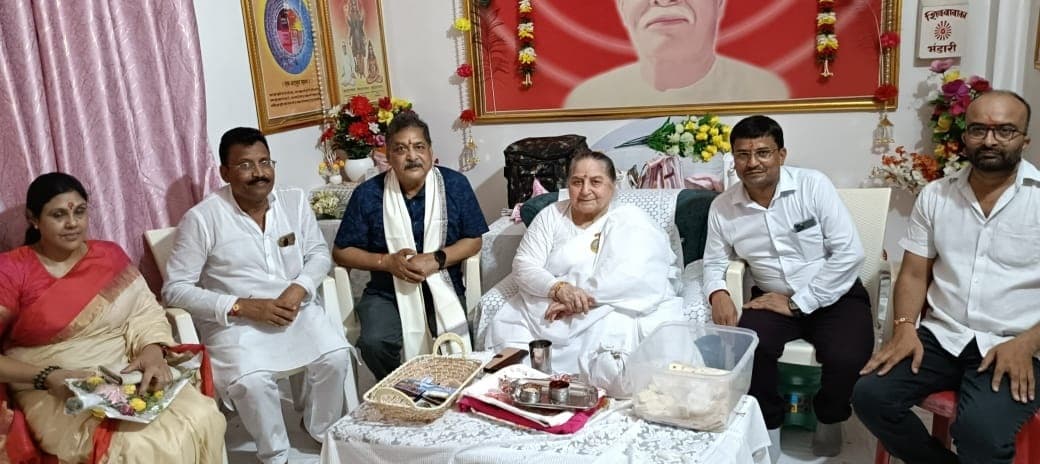 Motihari: प्रजापिता ब्रह्माकुमारी विश्वविद्यालय में धूमधाम से मना अलौकिक रक्षाबंधन पर्व