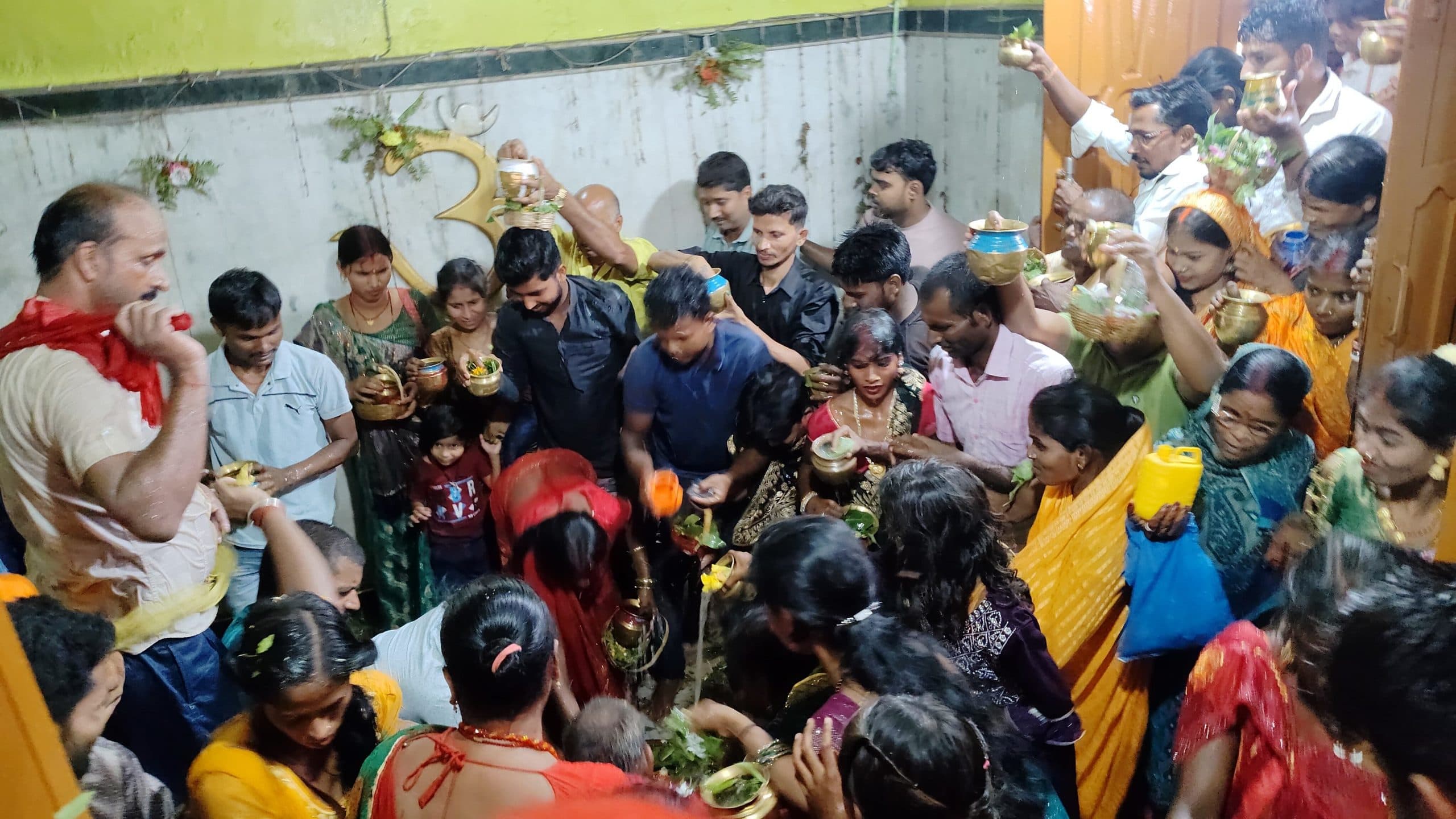 आस्था: बाबा भीमशंकर महादेव मंदिर धरहरा में 02 लाख श्रद्धालुओं ने की पूजा अर्चना