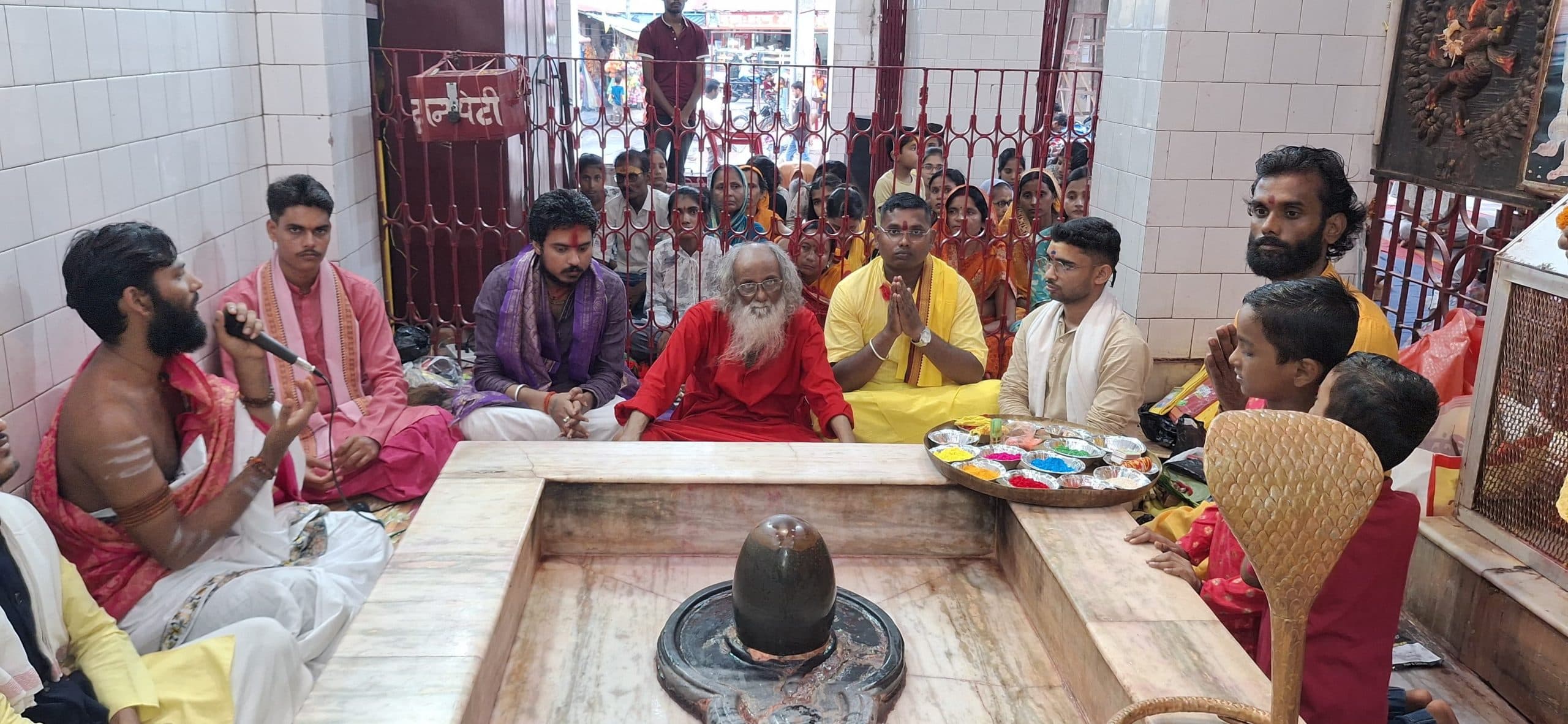 काशी के पंडितों ने किया बाबा खड्गेश्वरनाथ का रुद्राभिषेक