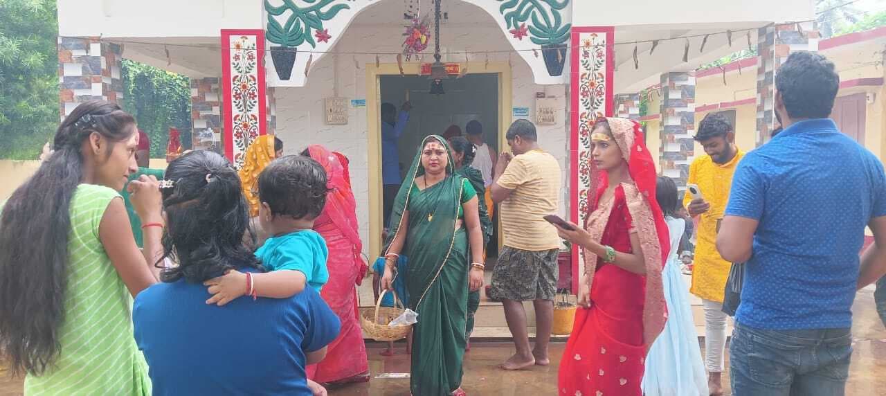 शिवालयों में उमड़ी श्रद्धालुओं की भीड़