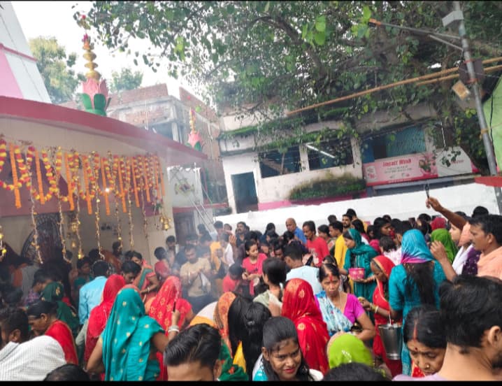 सारवां: बाबा दुबे से परिवार की जहरीले जीव-जंतुओं से रक्षा की कामना