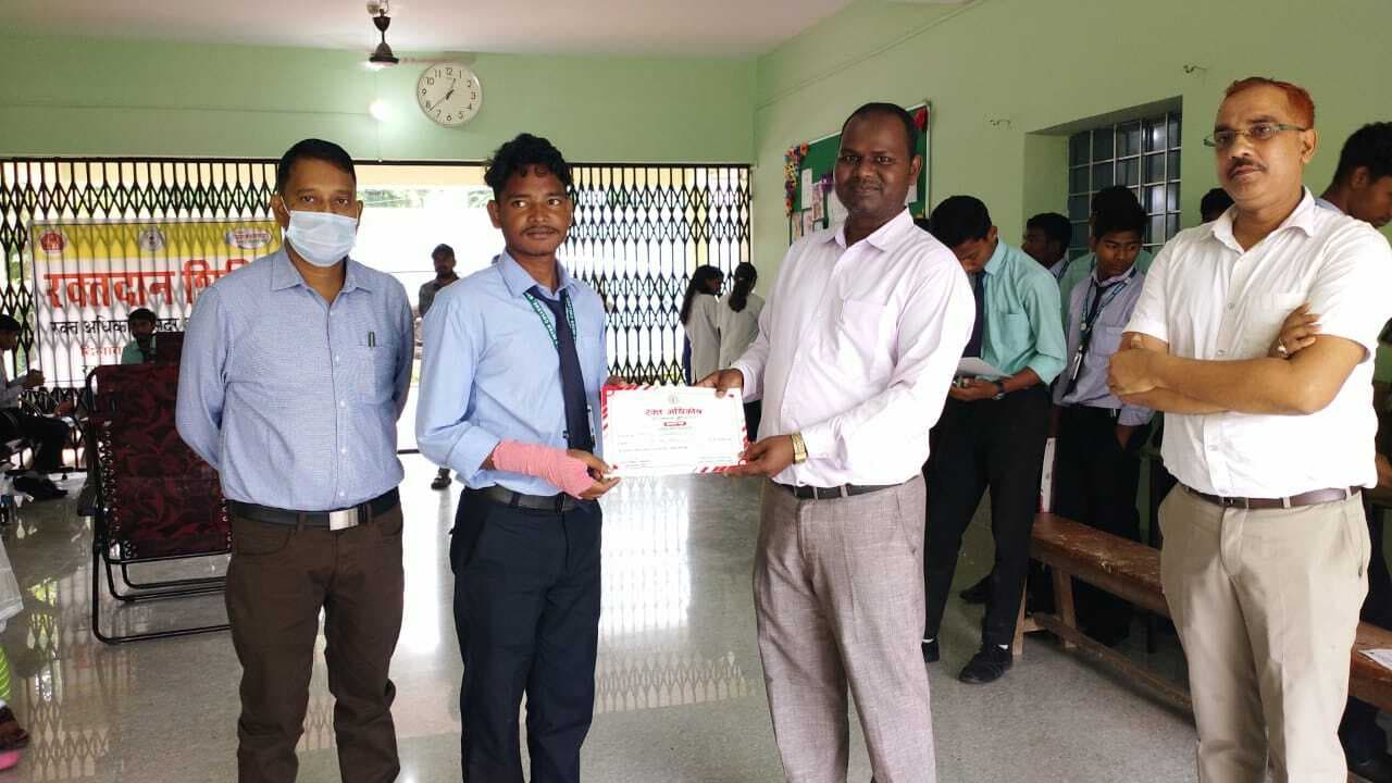 लोयोला इंटर कॉलेज में रक्तदान शिविर, 23 यूनिट दान किया