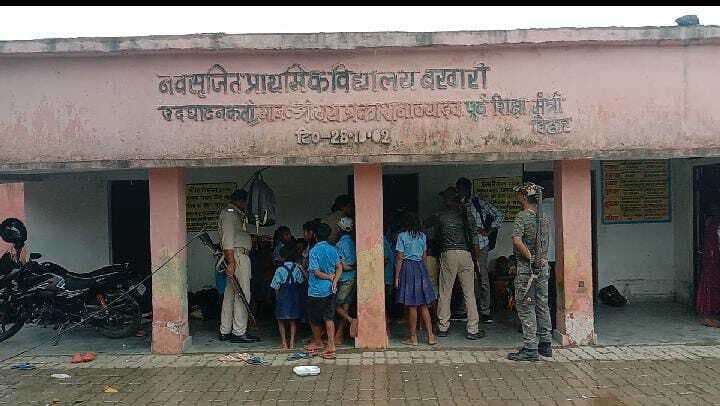 प्राथमिक विद्यालय बखारी का ताला तोड़ चोरों ने उड़ाया मिड-डे मील का राशन व अन्य सामान