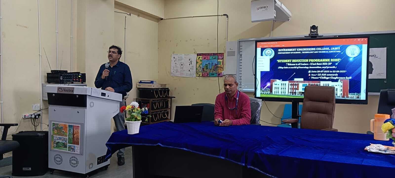 उच्च शिक्षा के अपने लक्ष्य को आत्मविश्वास से प्राप्त करें छात्र