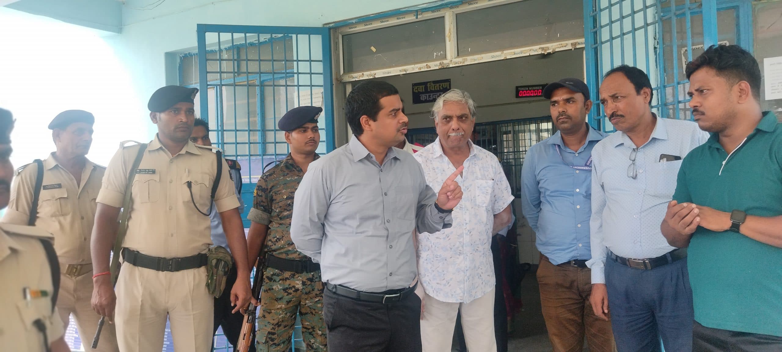 डीएम ने पिपरा सीएचसी का किया निरीक्षण, दिए आवश्यक दिशा निर्देश