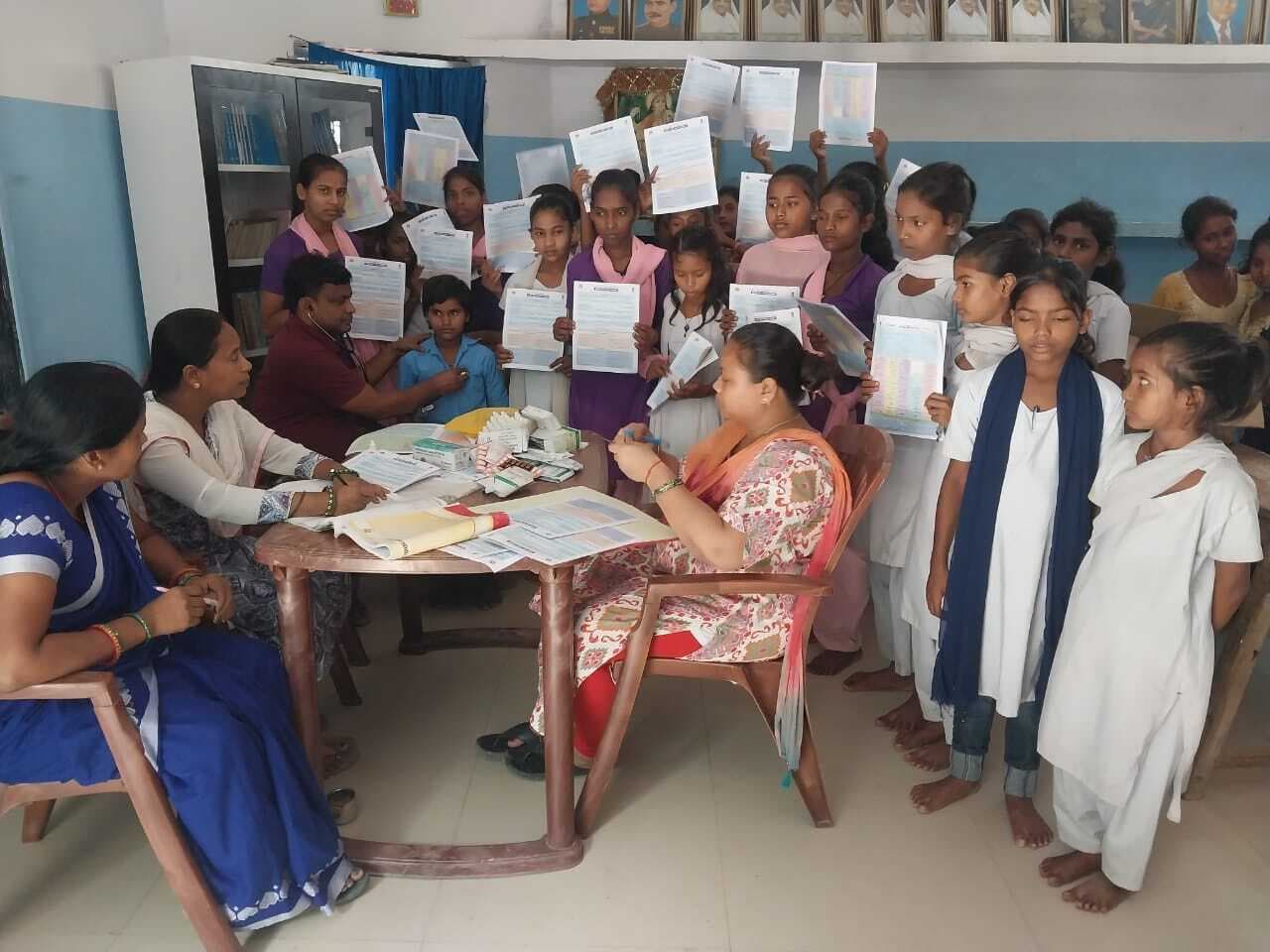 कस्तूरबा गांधी बालिका विद्यालय में 94 छात्राओं की हुई स्वास्थ्य जांच, निशुल्क दवाएं वितरित