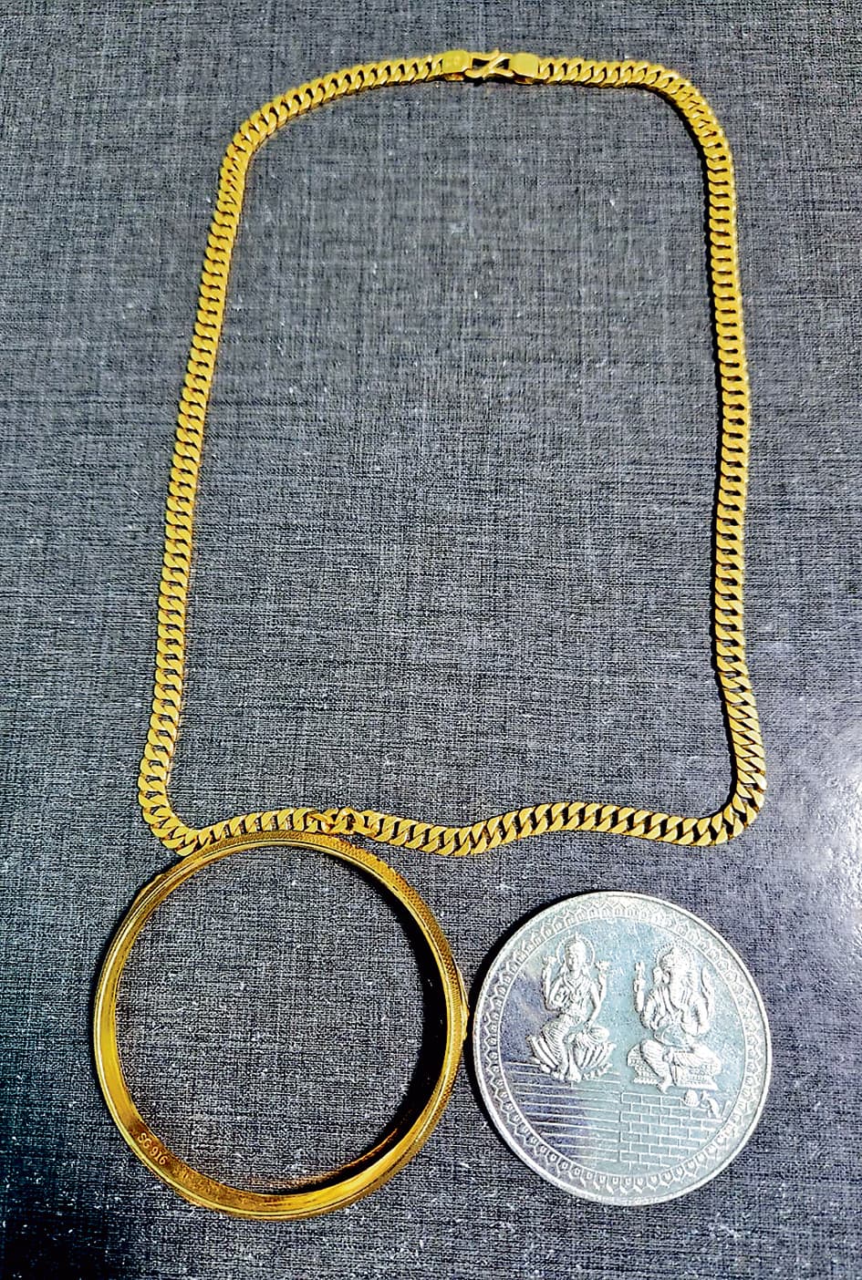 लाखों के गहने लेकर भागने वाला गिरफ्तार