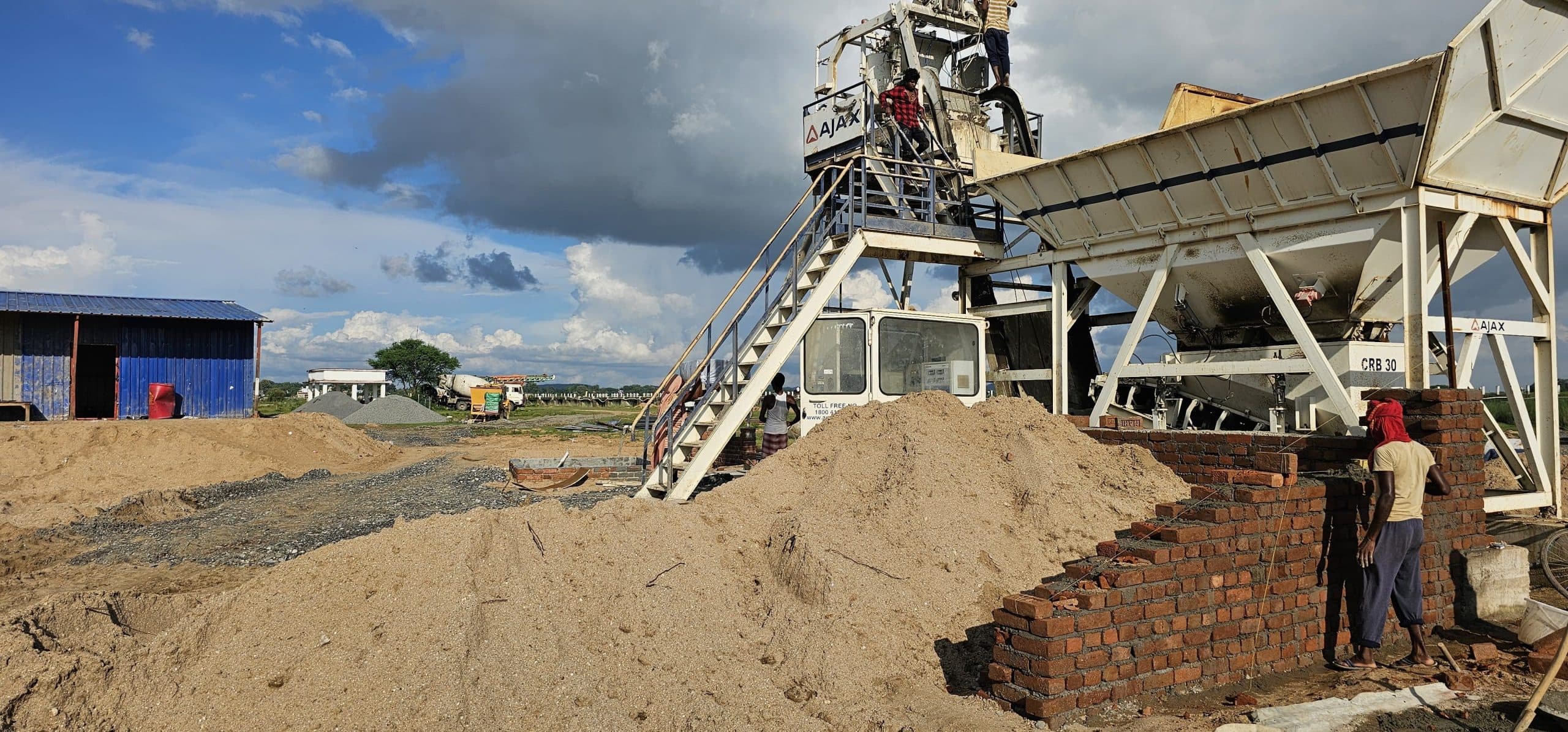 पुल निर्माण एजेंसी पर अवैध बालू उपयोग करने का आरोपमामला बरनार नदी पर सोनो चुरहेत के बीच बनने वाले पुल निर्माण से संबंधित