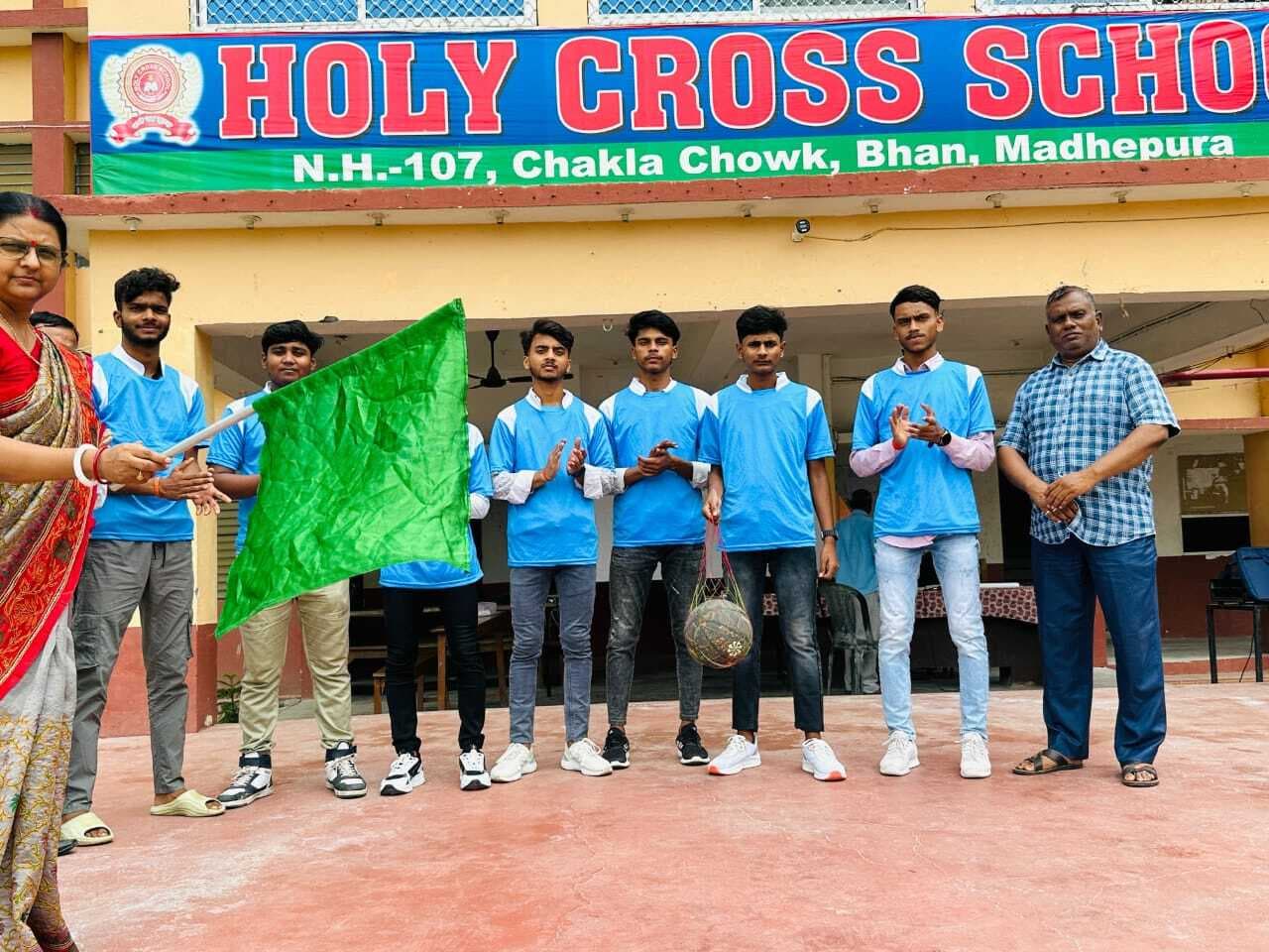 सीबीएसई क्लस्टर तीन खेल के लिए बच्चे हुए रवाना