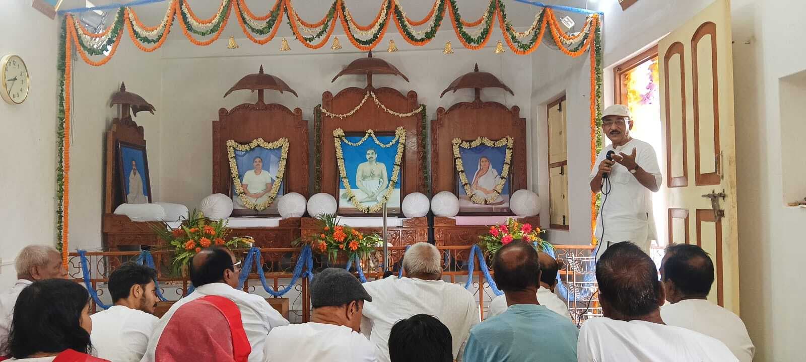 परमाराध्या श्री-श्री बड़मां का मनाया जन्मदिवस